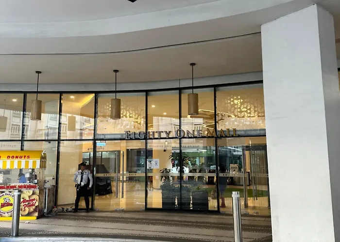 We Vibe, 101 Newport Blvd Near The Airport Naia 3